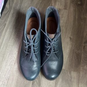 Rockport Cobb Hill leather short boots - size 8.5